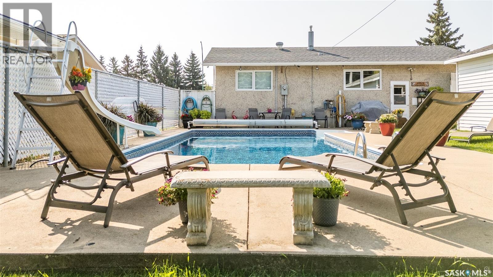 Single Family House Bungalow for Sale in  th STREET E Prince Albert 