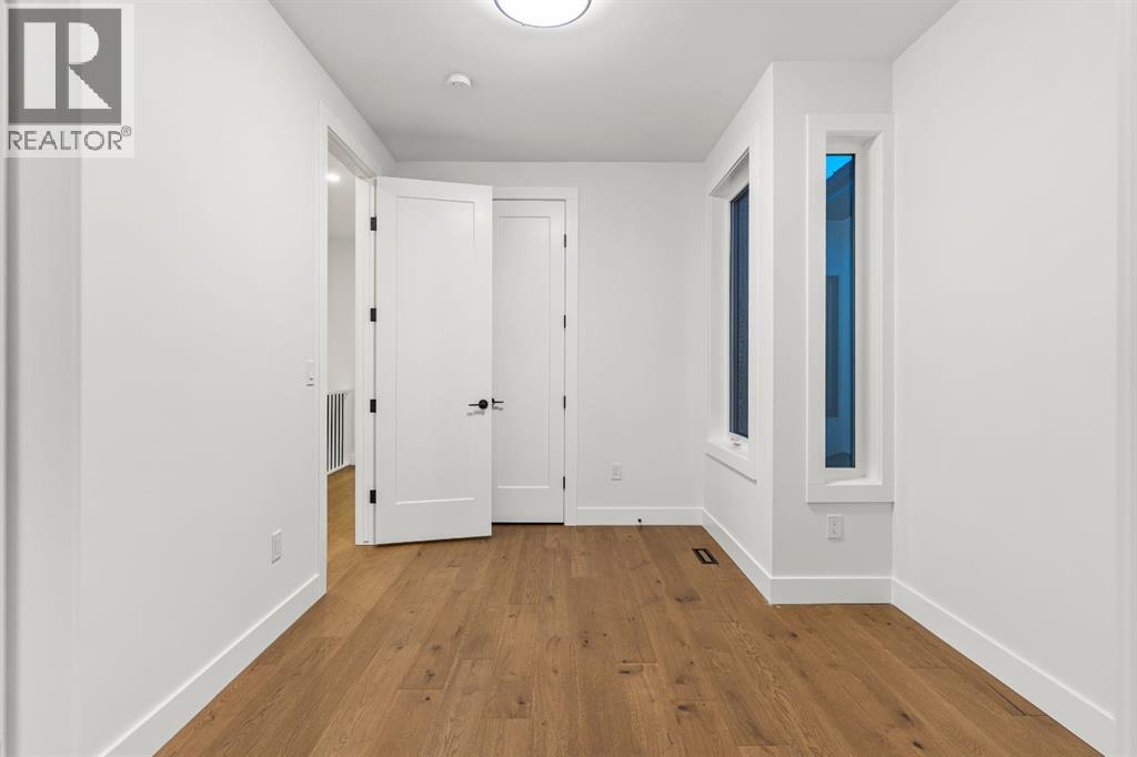Single Family House for Sale in   Avenue NW West Hillhurst Calgary 