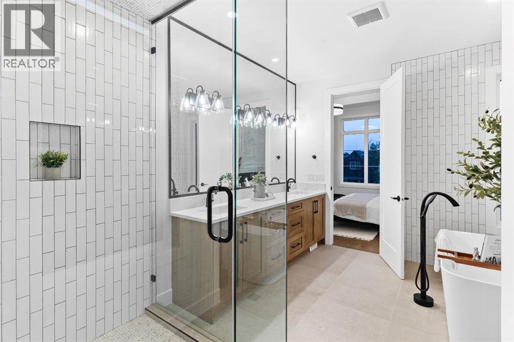 Single Family House for Sale in   Avenue NW West Hillhurst Calgary 