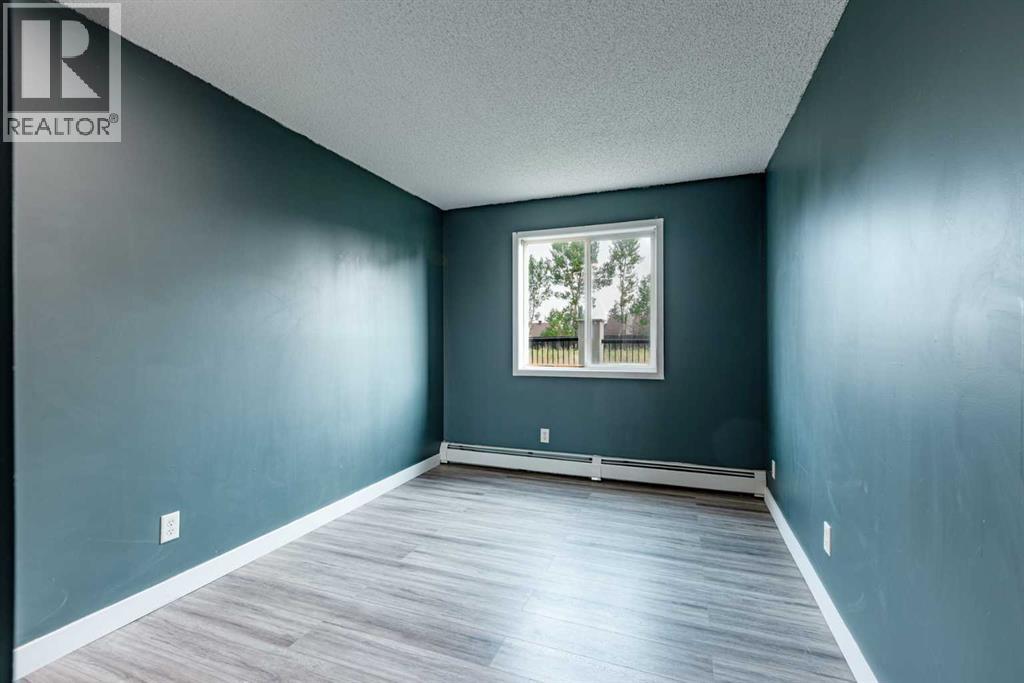 Single Family House for Sale in   Valleyview Park SE Dover Calgary 