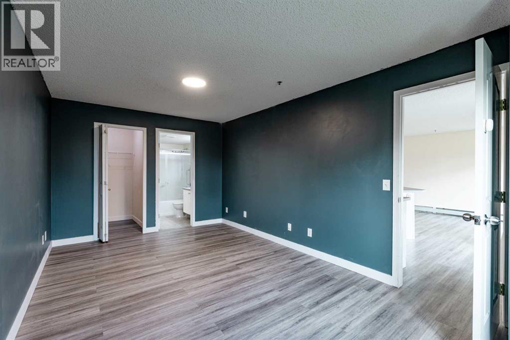 Single Family House for Sale in   Valleyview Park SE Dover Calgary 
