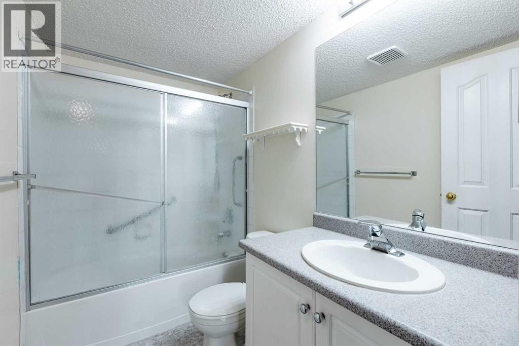 Single Family House for Sale in   Valleyview Park SE Dover Calgary 