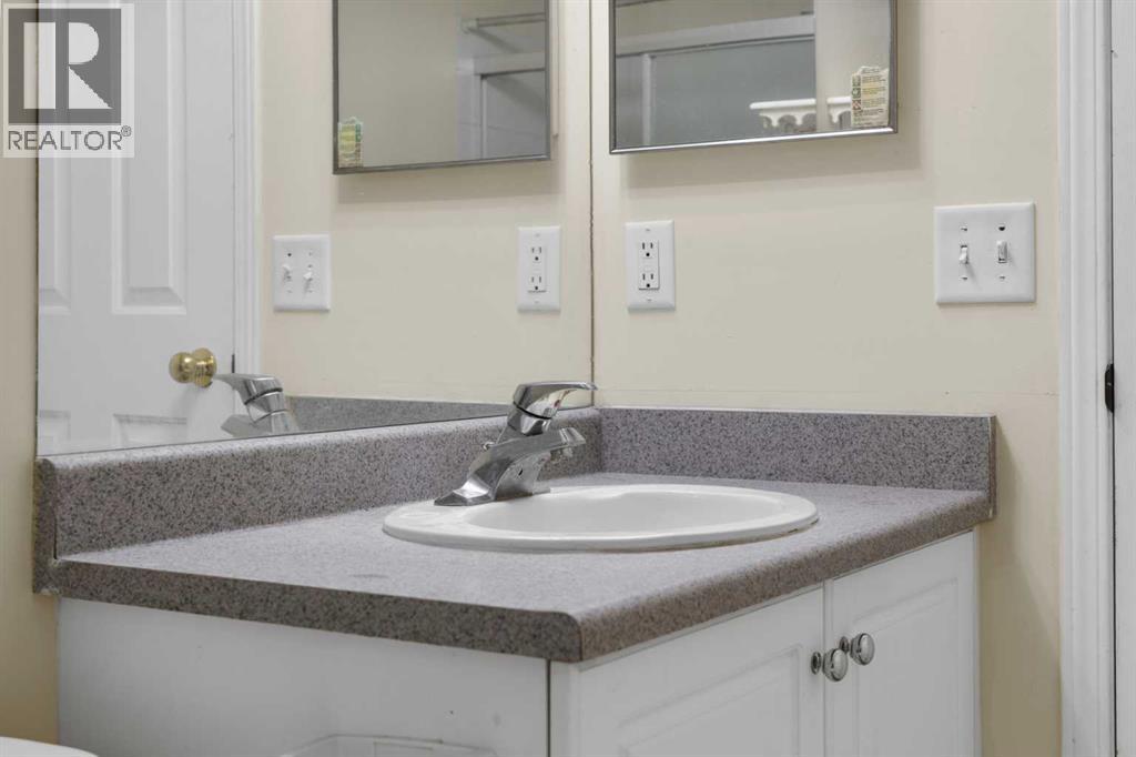 Single Family House for Sale in   Valleyview Park SE Dover Calgary 