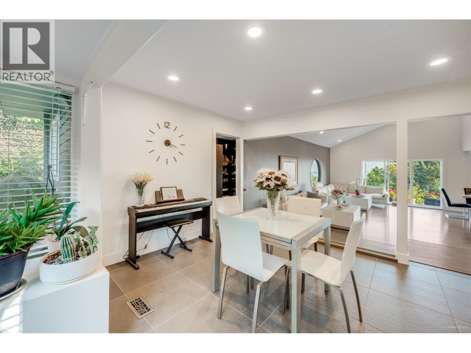 1135 GROVELAND COURT, West Vancouver