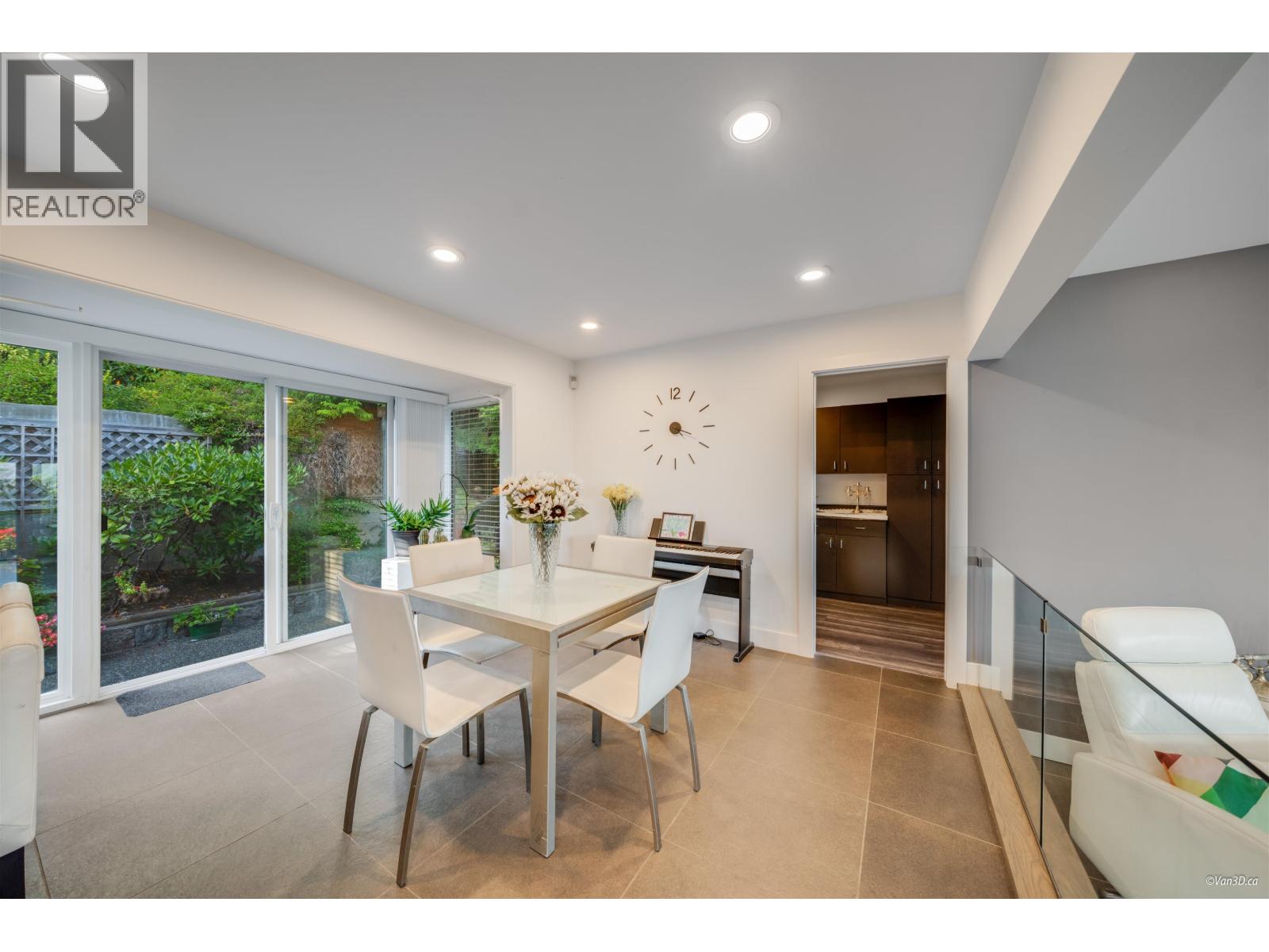 1135 GROVELAND COURT, West Vancouver