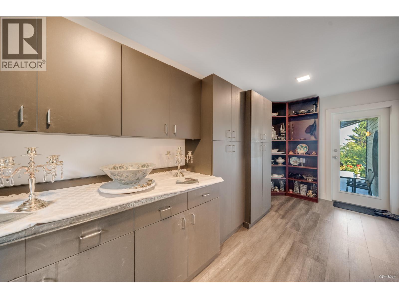 1135 GROVELAND COURT, West Vancouver