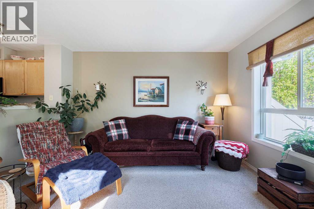 Single Family House for Sale in  Tuscany Court NW Tuscany Calgary 