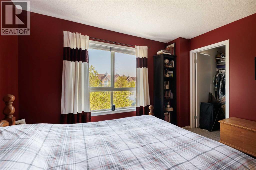 Single Family House for Sale in  Tuscany Court NW Tuscany Calgary 