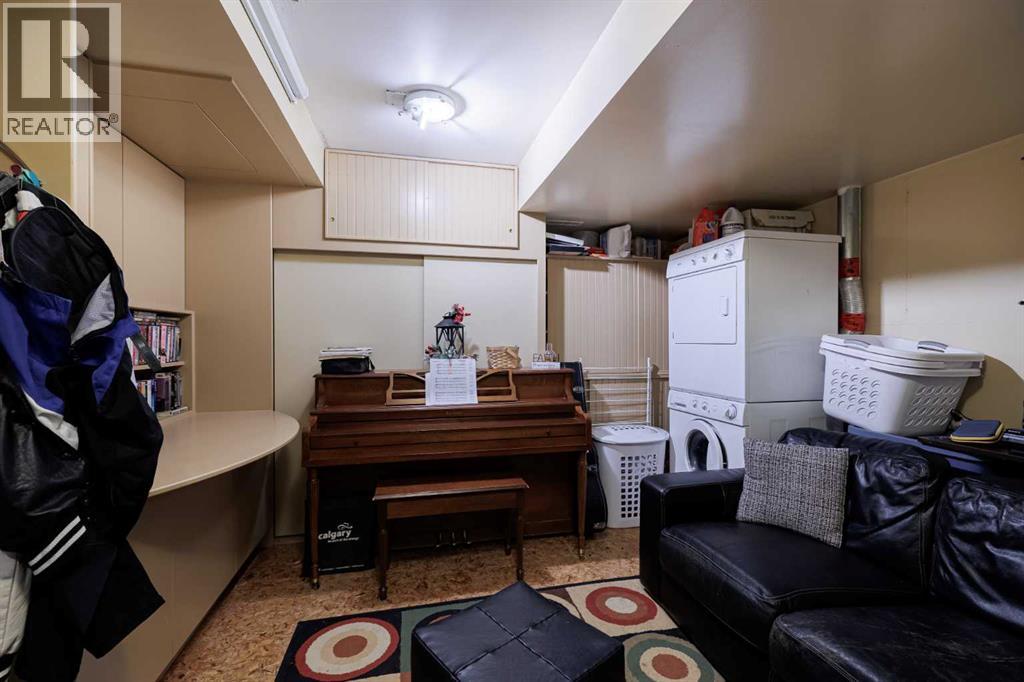 Single Family House for Sale in  Tuscany Court NW Tuscany Calgary 