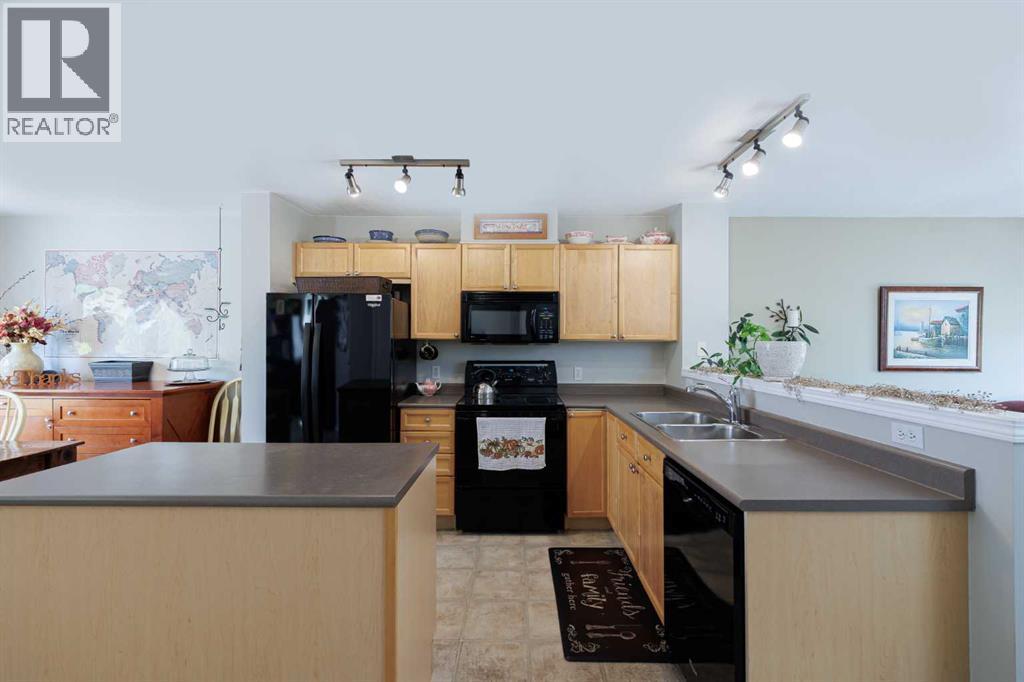 Single Family House for Sale in  Tuscany Court NW Tuscany Calgary 