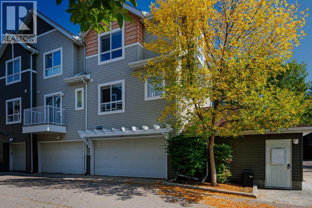 Single Family House for Sale in  Tuscany Court NW Tuscany Calgary 