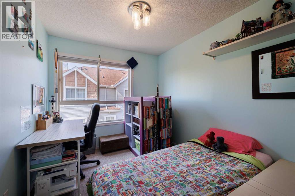 Single Family House for Sale in  Tuscany Court NW Tuscany Calgary 