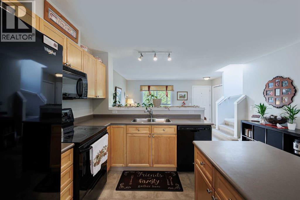 Single Family House for Sale in  Tuscany Court NW Tuscany Calgary 