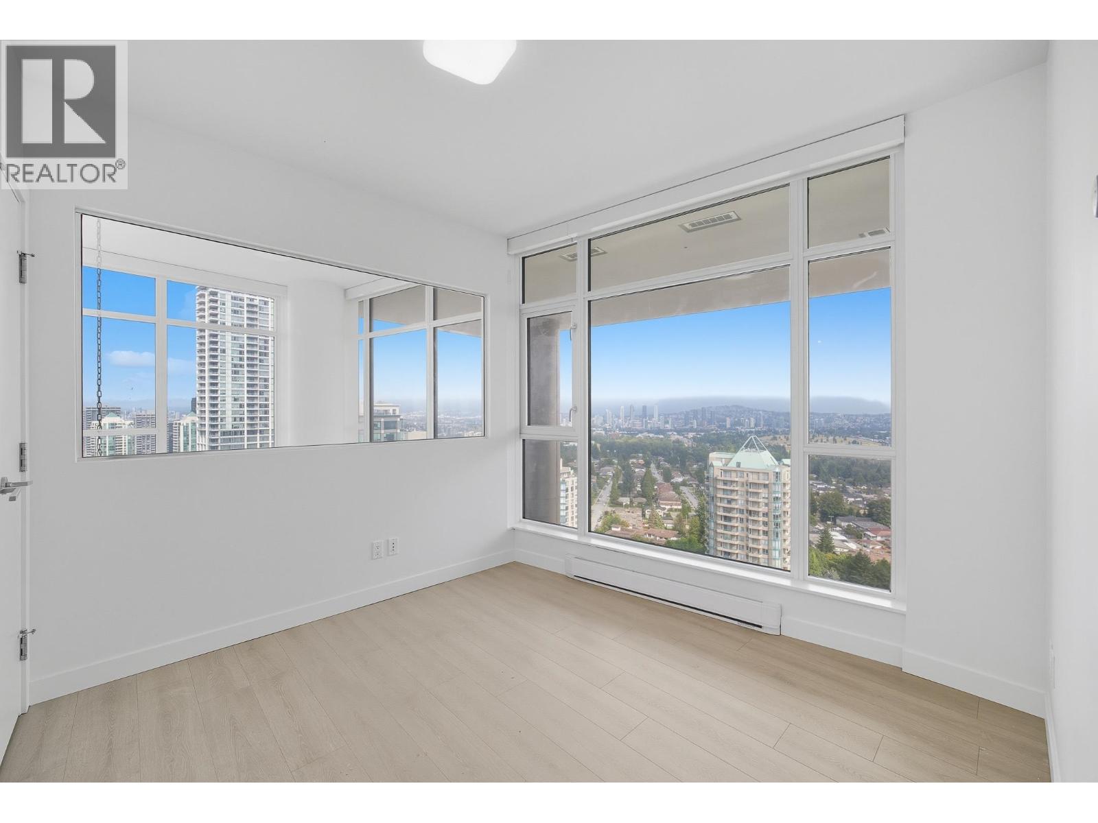 2603 4688 KINGSWAY, Burnaby