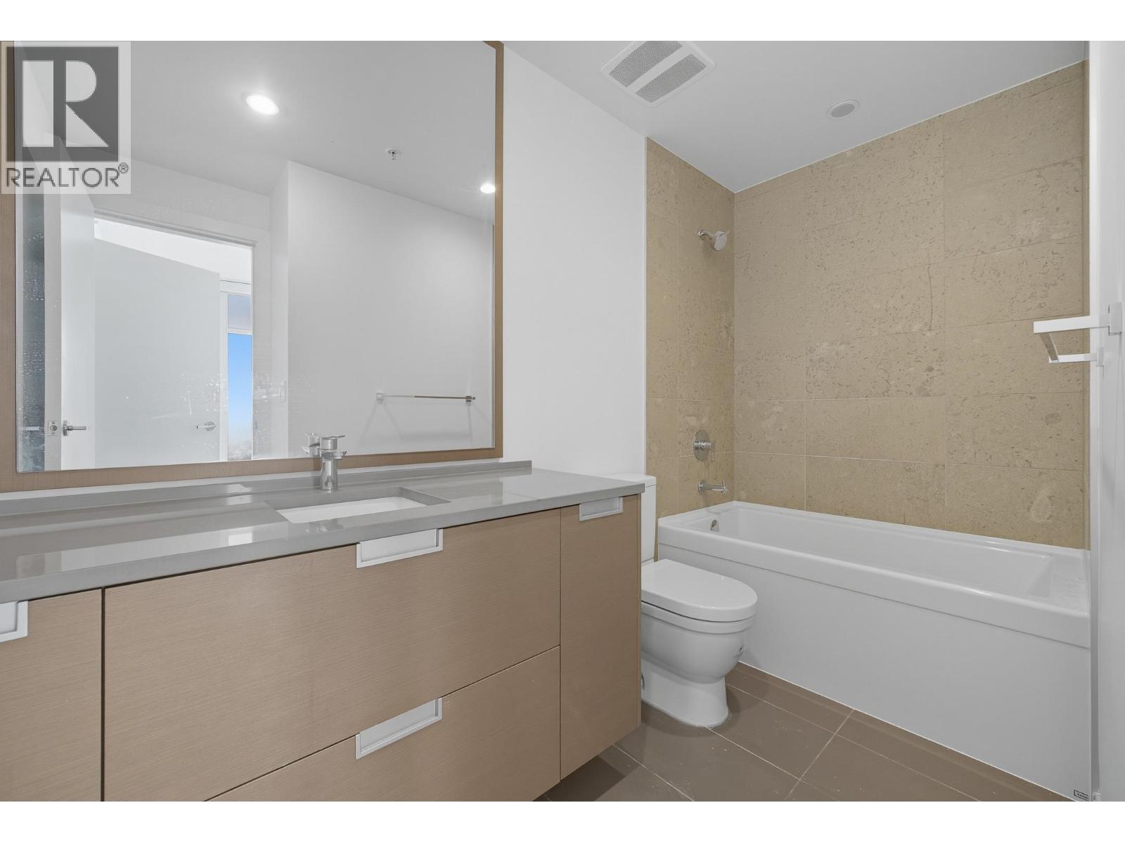 2603 4688 KINGSWAY, Burnaby