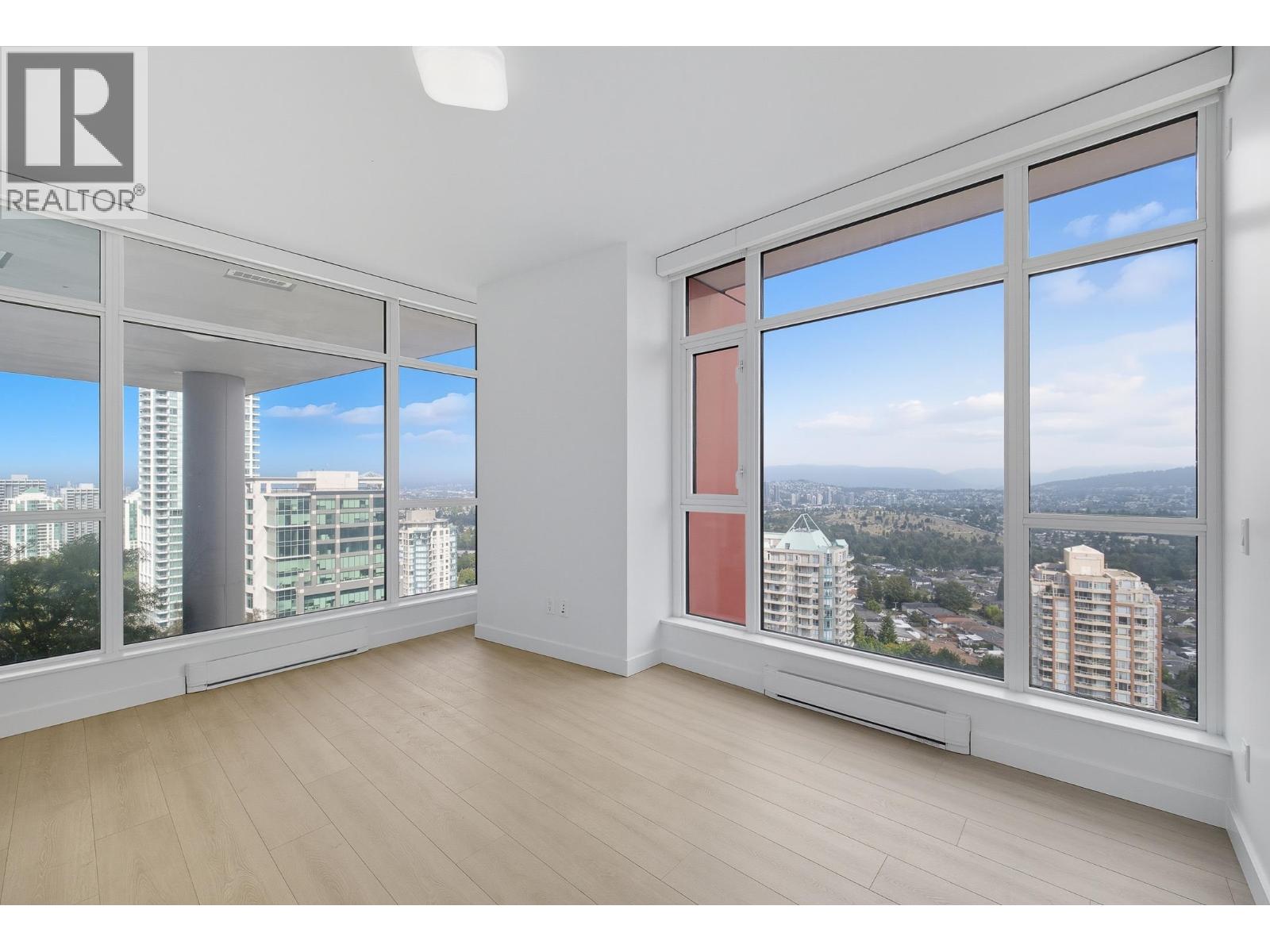 2603 4688 KINGSWAY, Burnaby