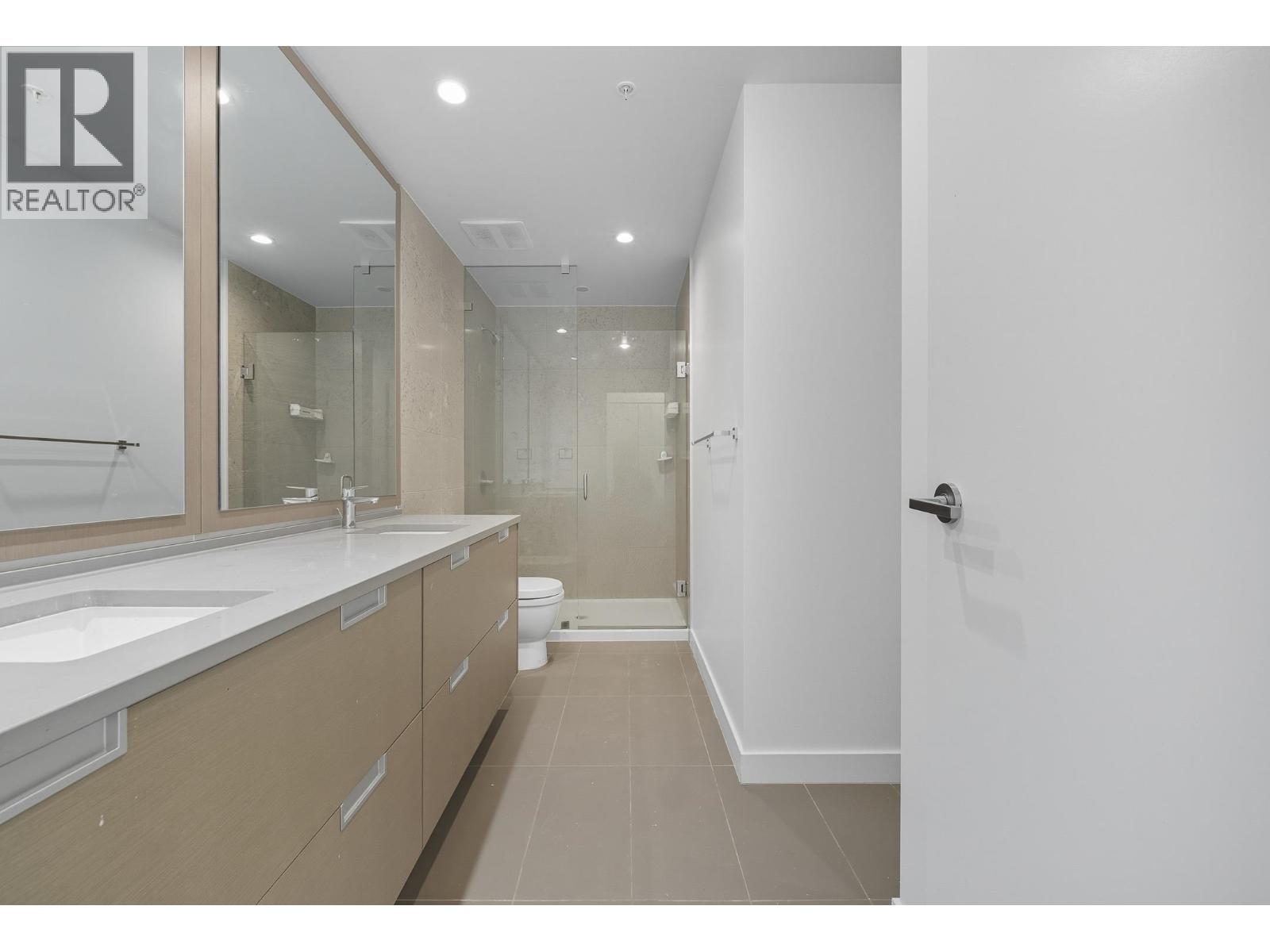 2603 4688 KINGSWAY, Burnaby