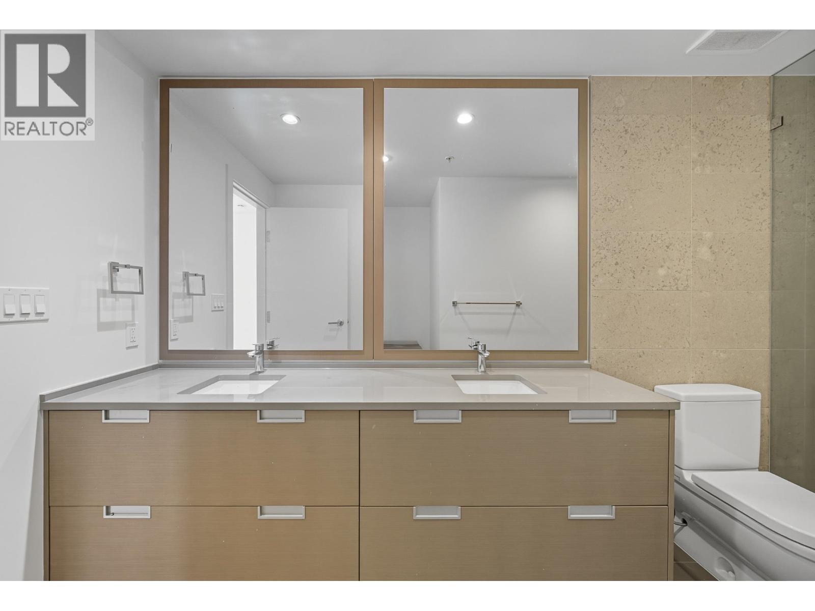 2603 4688 KINGSWAY, Burnaby