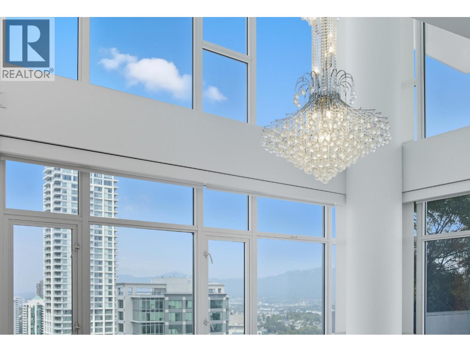 2603 4688 KINGSWAY, Burnaby