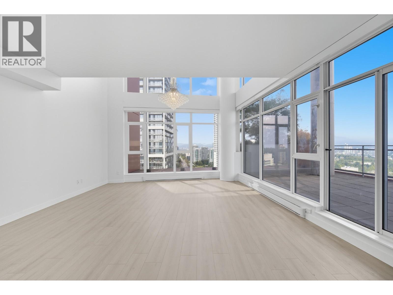 2603 4688 KINGSWAY, Burnaby