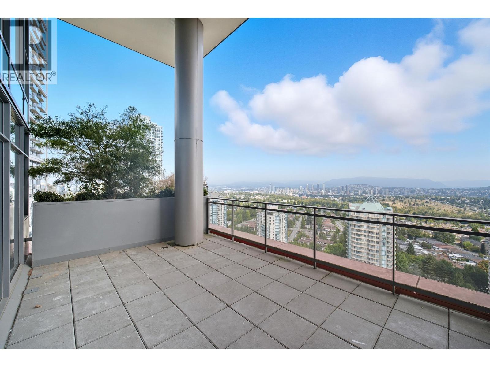 2603 4688 KINGSWAY, Burnaby