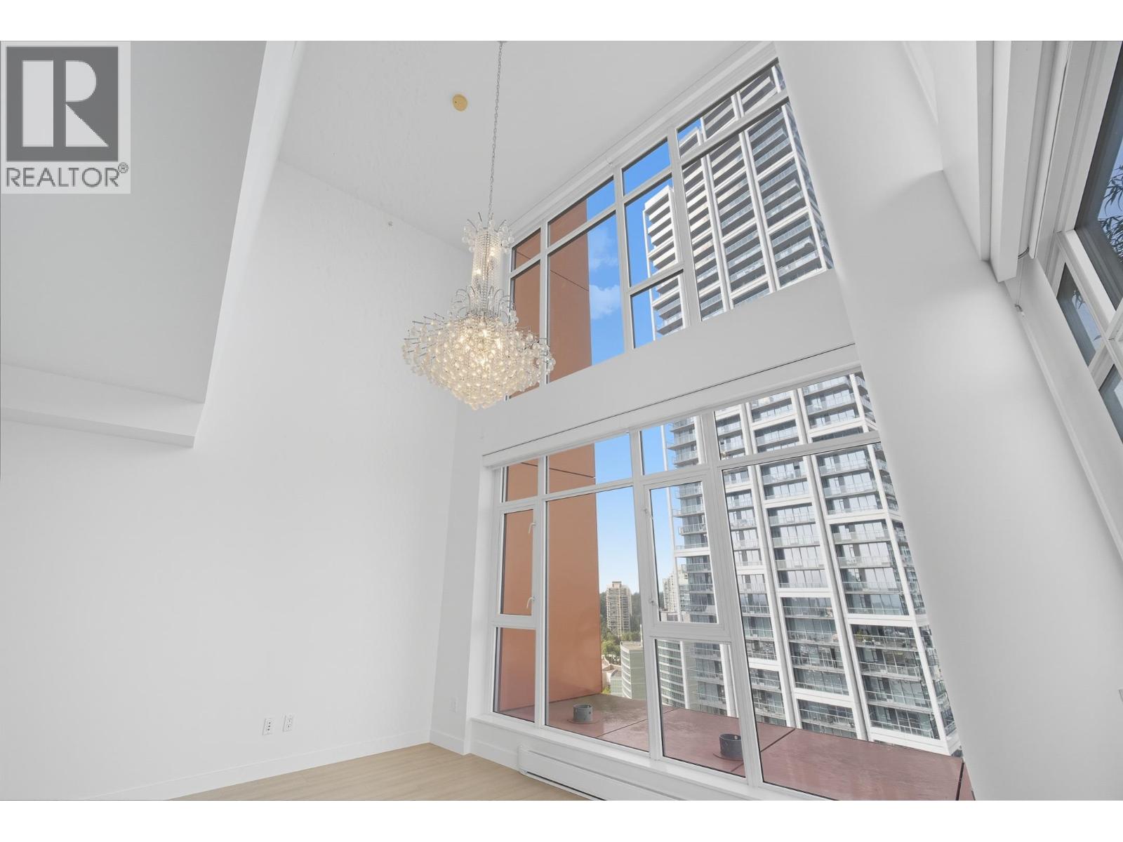 2603 4688 KINGSWAY, Burnaby