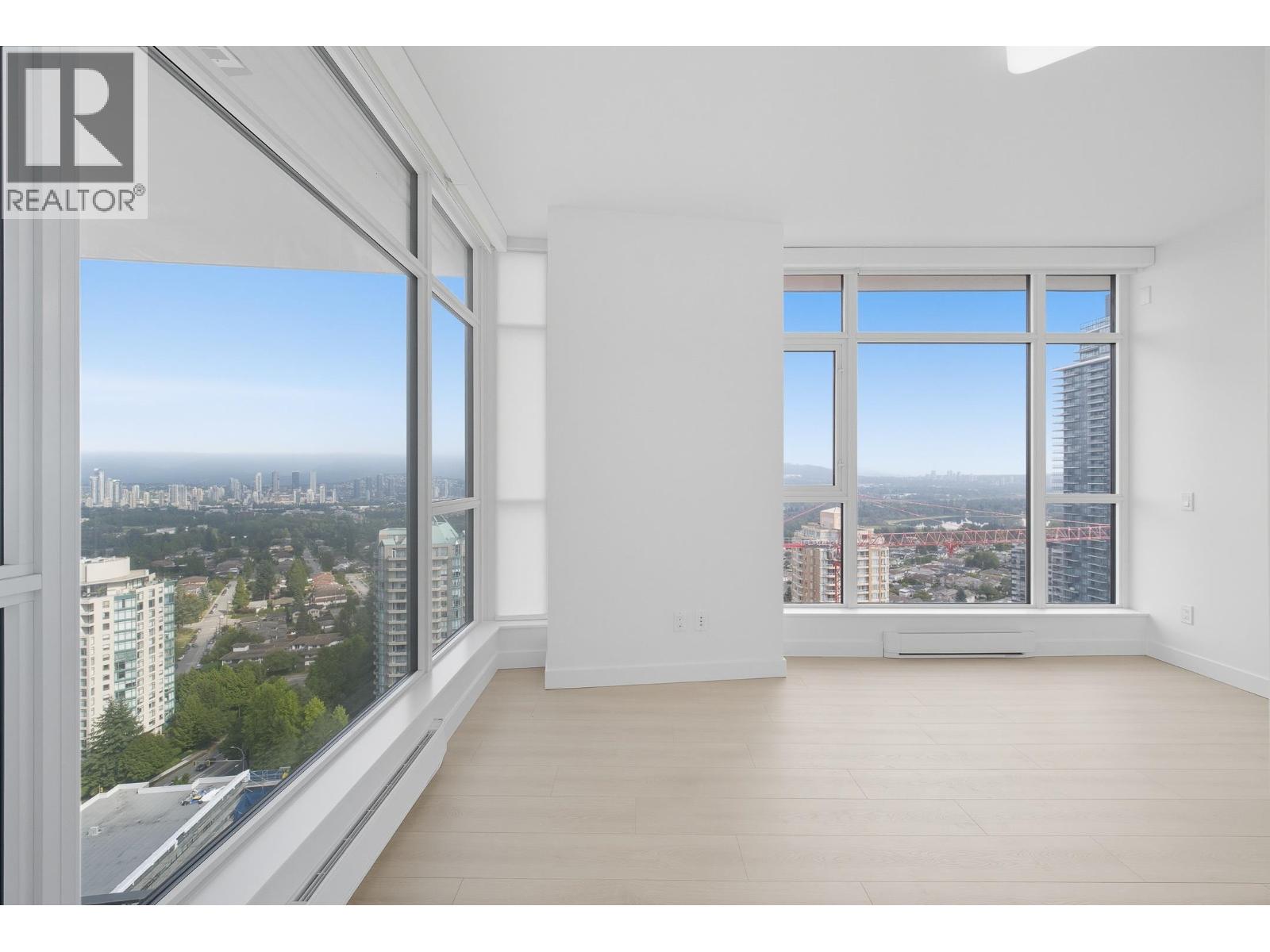 2603 4688 KINGSWAY, Burnaby