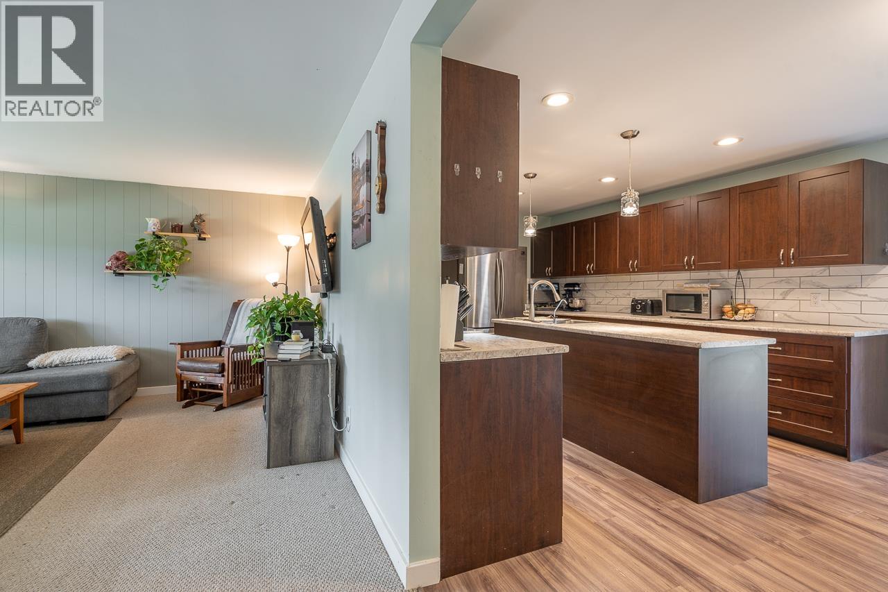 260 DOGWOOD AVENUE - 12