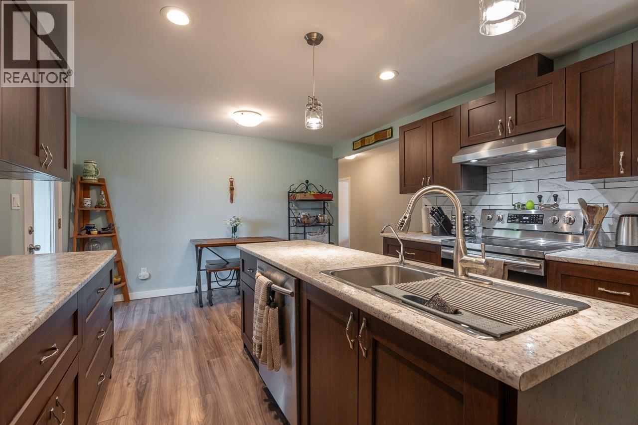 260 DOGWOOD AVENUE - 16