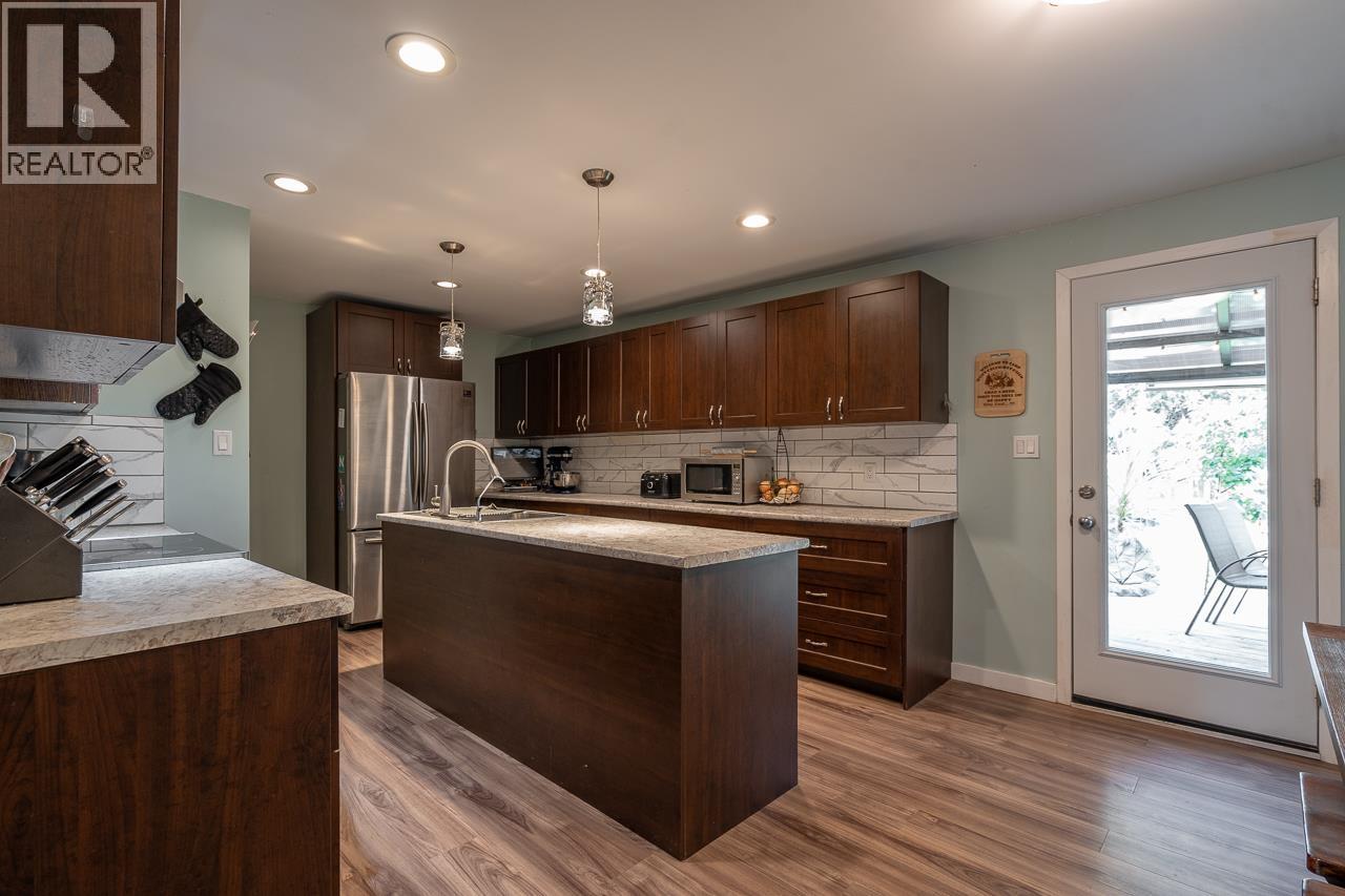 260 DOGWOOD AVENUE - 18