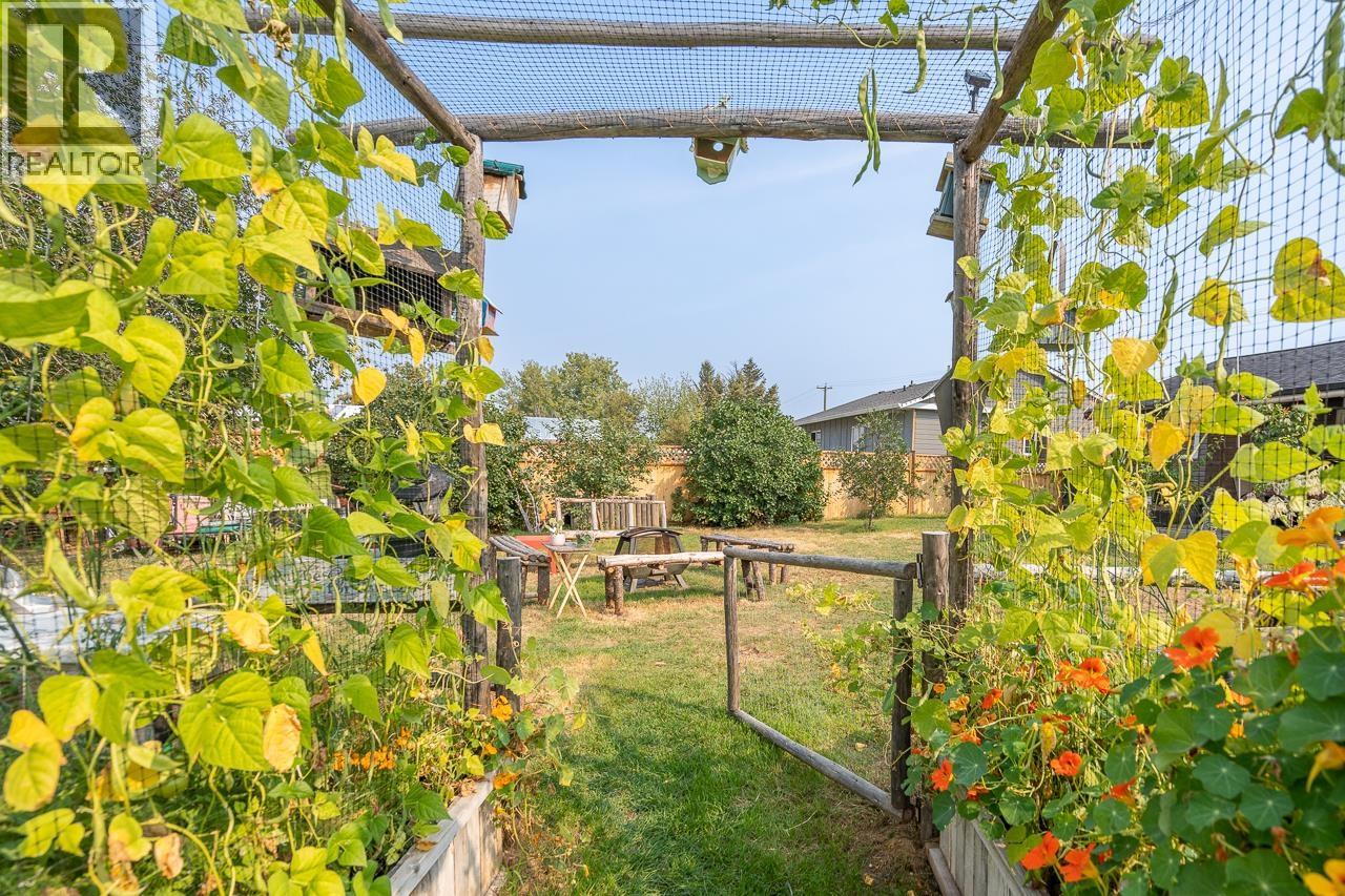 260 DOGWOOD AVENUE - 31