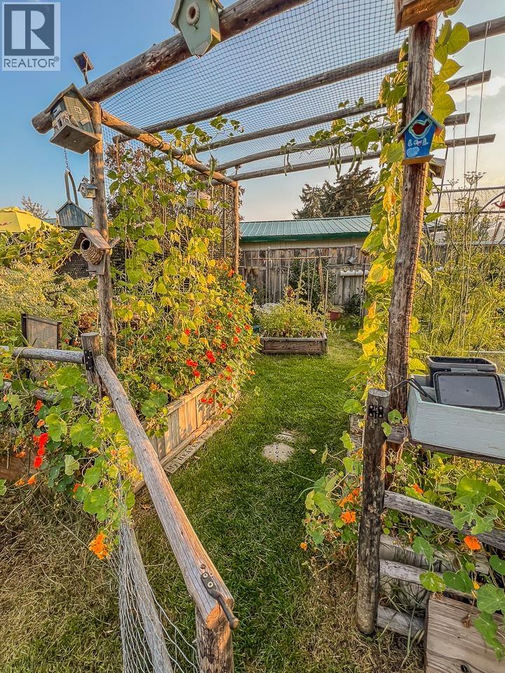 260 DOGWOOD AVENUE - 36