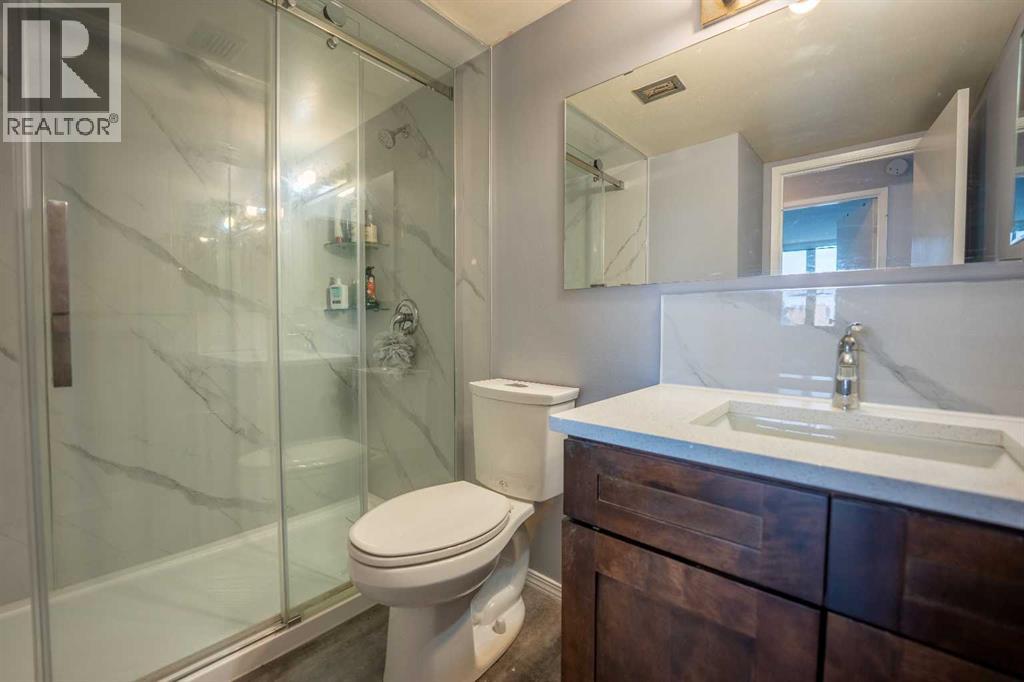 Single Family House for Sale in   Dalton Drive NW Dalhousie Calgary 