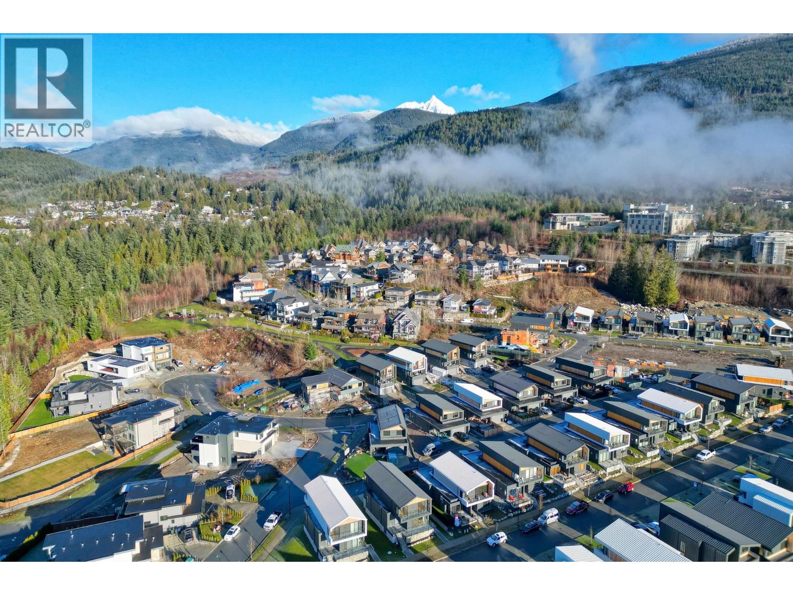 2943 HUCKLEBERRY DRIVE, Squamish