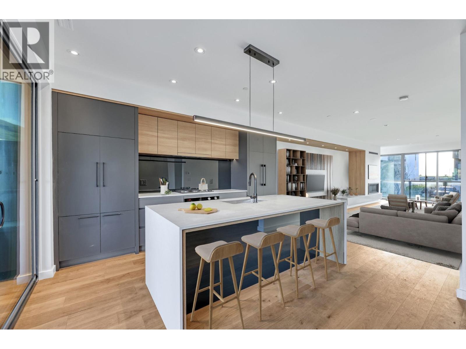 2943 HUCKLEBERRY DRIVE, Squamish