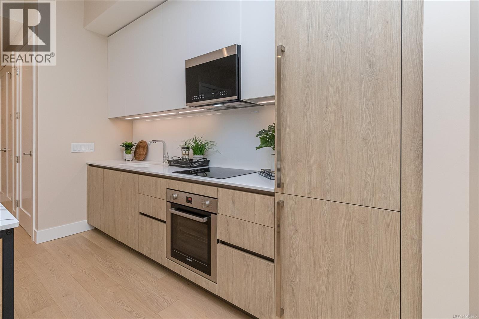 314 521 Courtney Street, Victoria