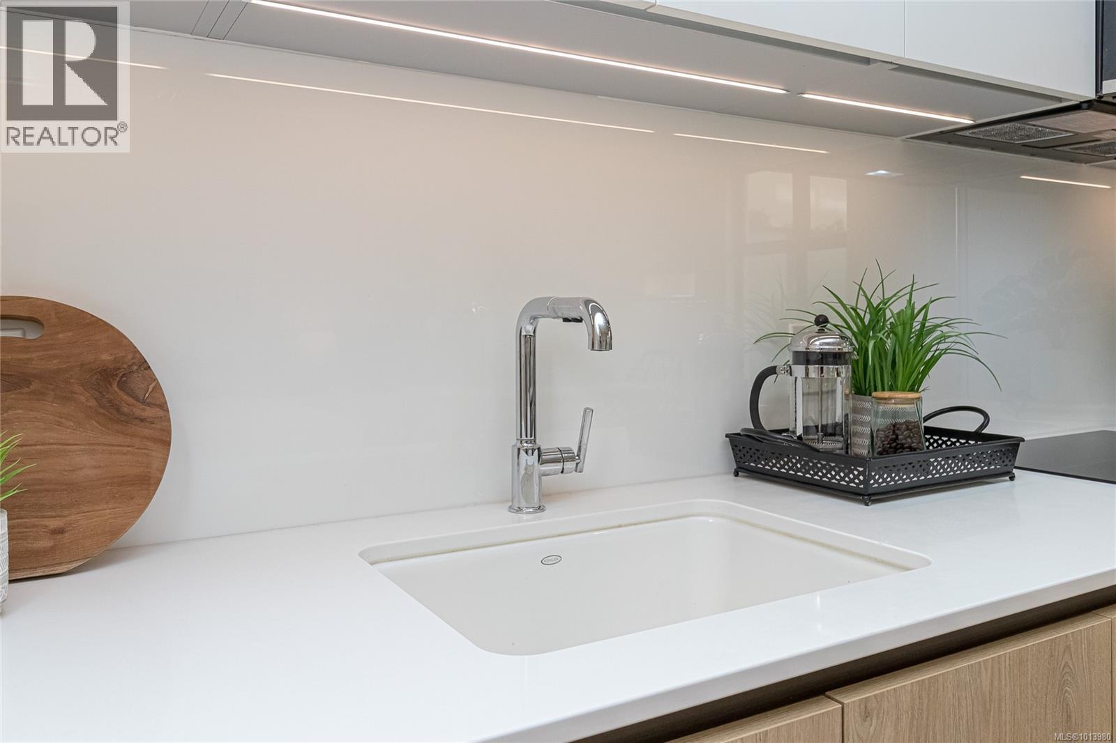 314 521 Courtney Street, Victoria