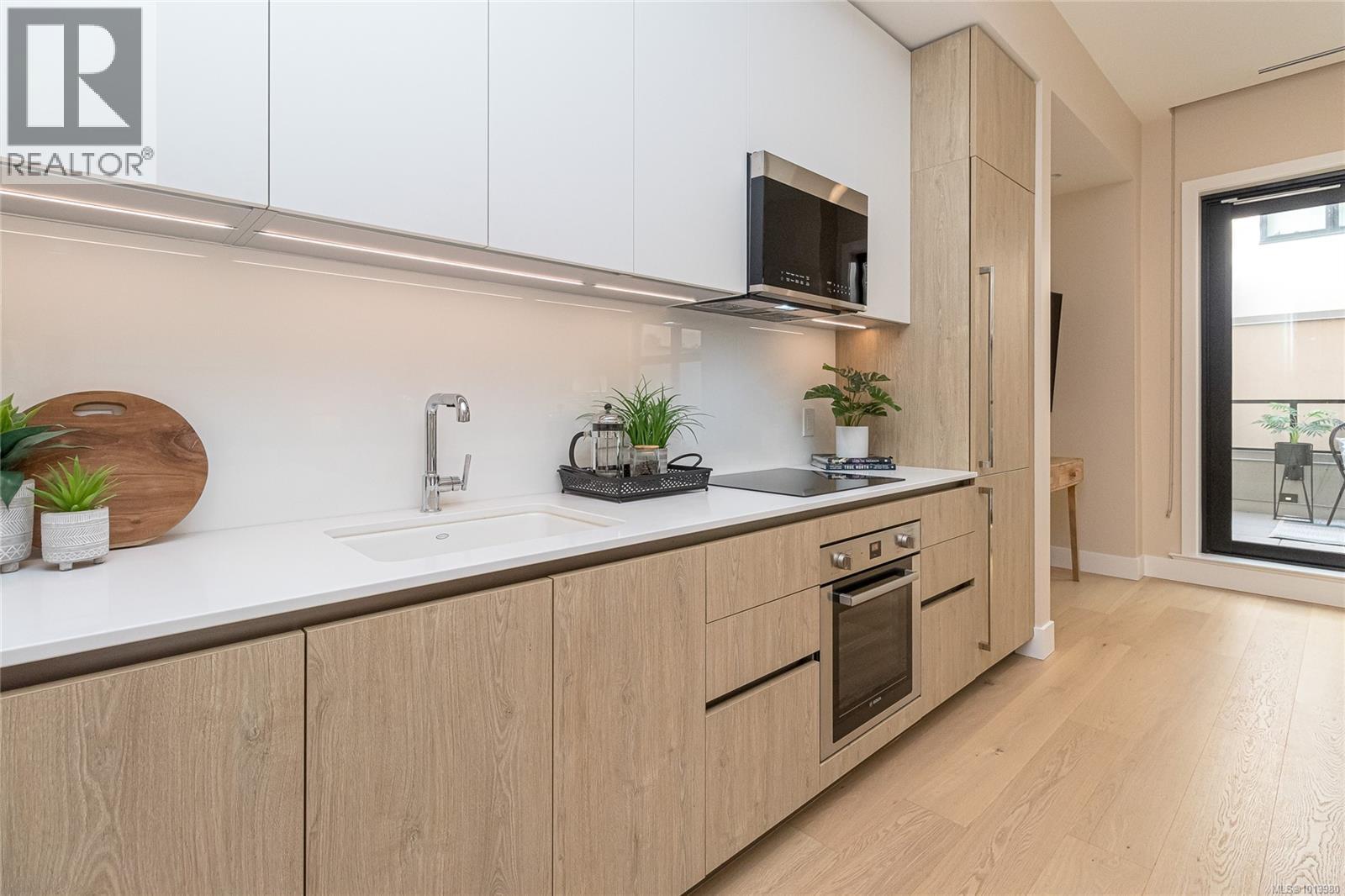314 521 Courtney Street, Victoria