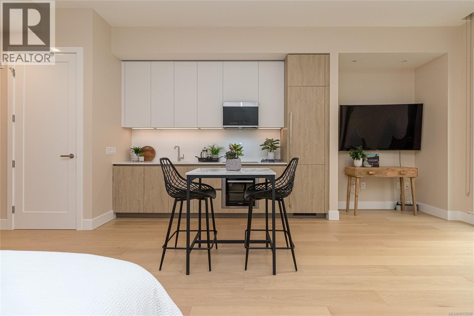 314 521 Courtney Street, Victoria
