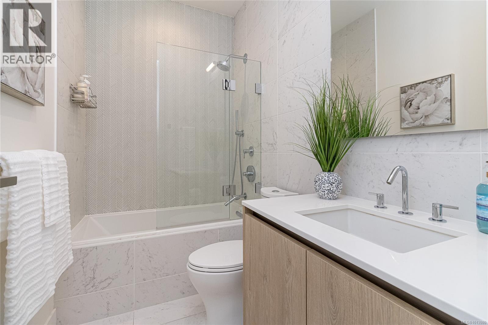 314 521 Courtney Street, Victoria