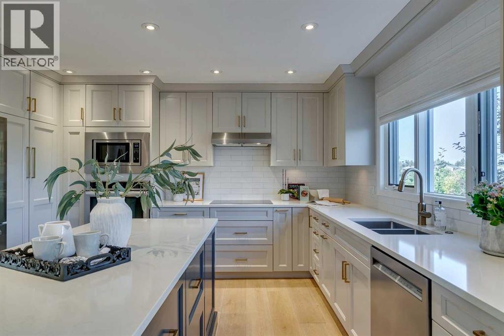 Single Family House for Sale in  Edgevalley Landing NW Edgemont Calgary 