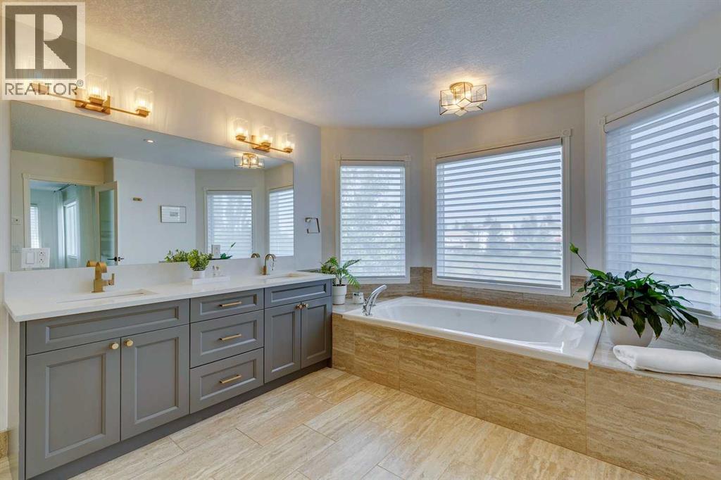 Single Family House for Sale in  Edgevalley Landing NW Edgemont Calgary 