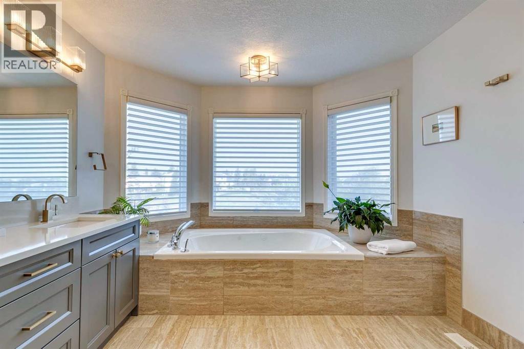 Single Family House for Sale in  Edgevalley Landing NW Edgemont Calgary 