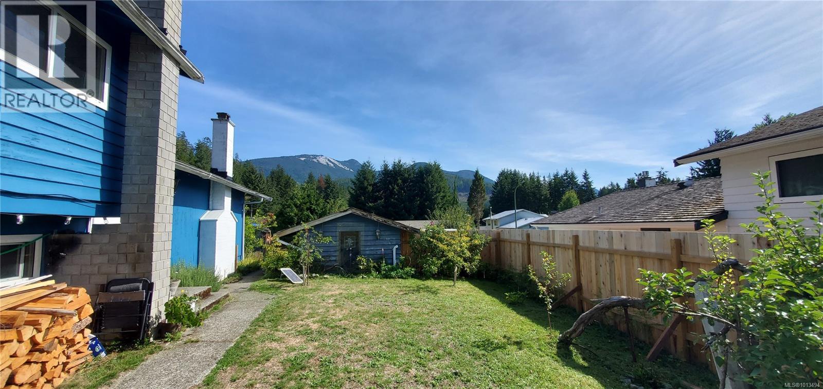 643 Dogwood Dr, Gold River