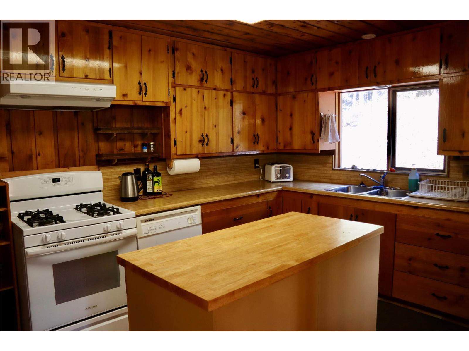 Photo 5 of 1380 Old Hedley Road, Princeton BC
