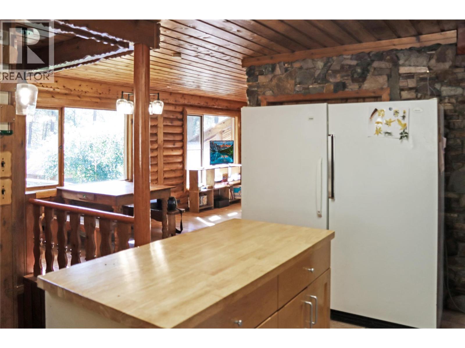 Photo 4 of 1380 Old Hedley Road, Princeton BC