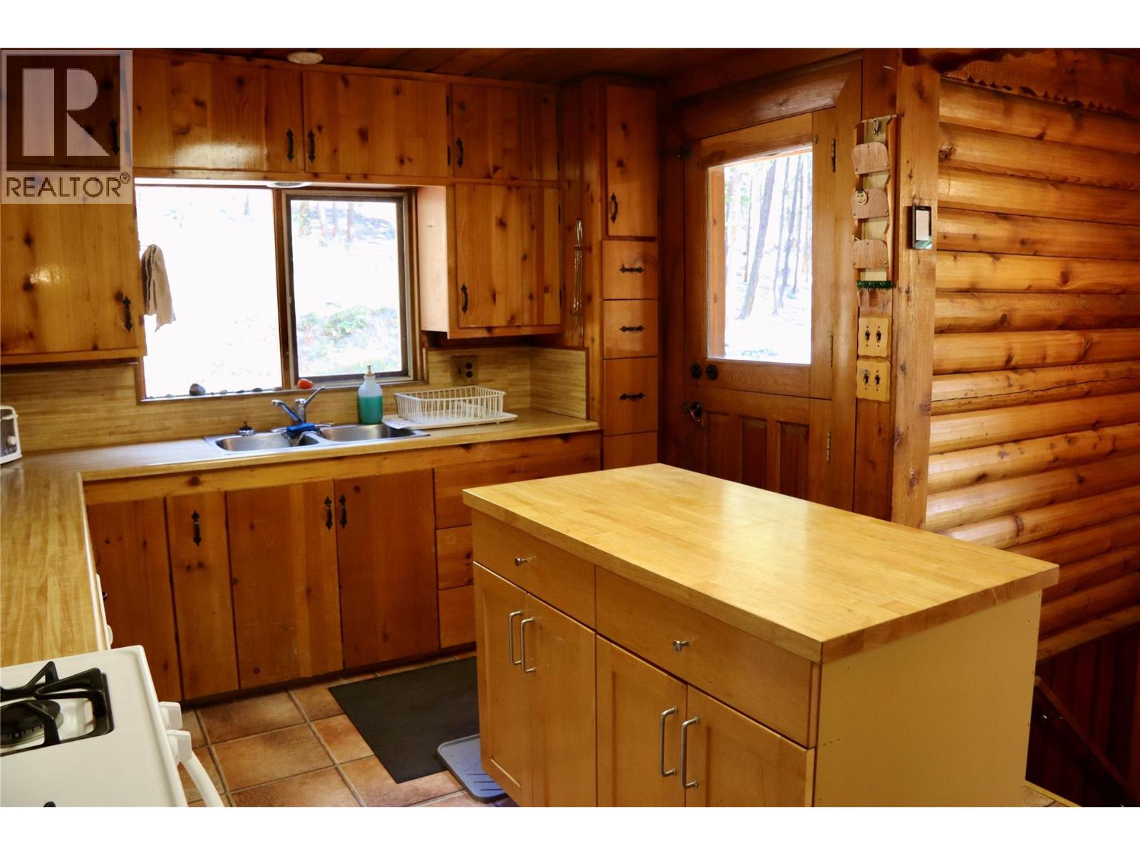 Photo 3 of 1380 Old Hedley Road, Princeton BC