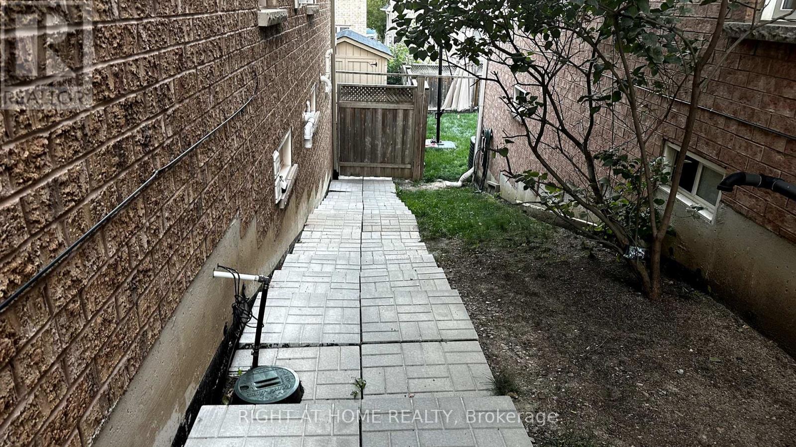 Single Family House for Sale in  WESTOLIVIA TRAIL Vaughan (Patterson) 