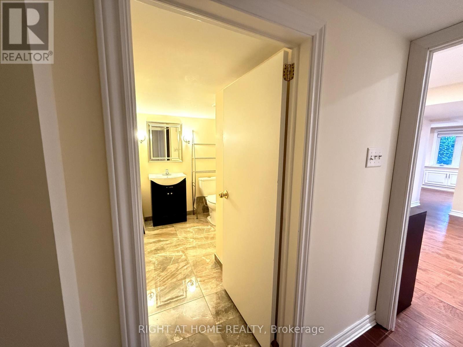 Single Family House for Sale in  WESTOLIVIA TRAIL Vaughan (Patterson) 