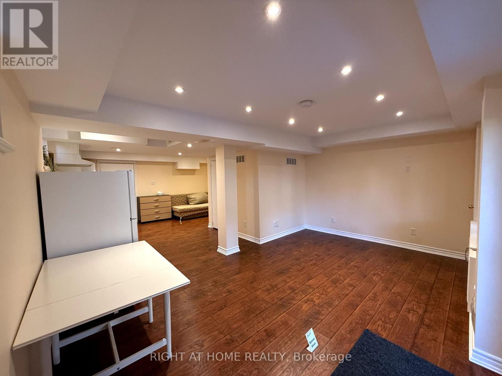 Single Family House for Sale in  WESTOLIVIA TRAIL Vaughan (Patterson) 